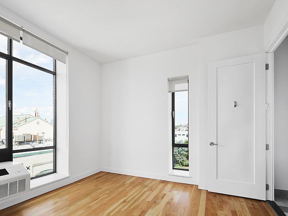 4th image of 335 Carroll St APT 3A