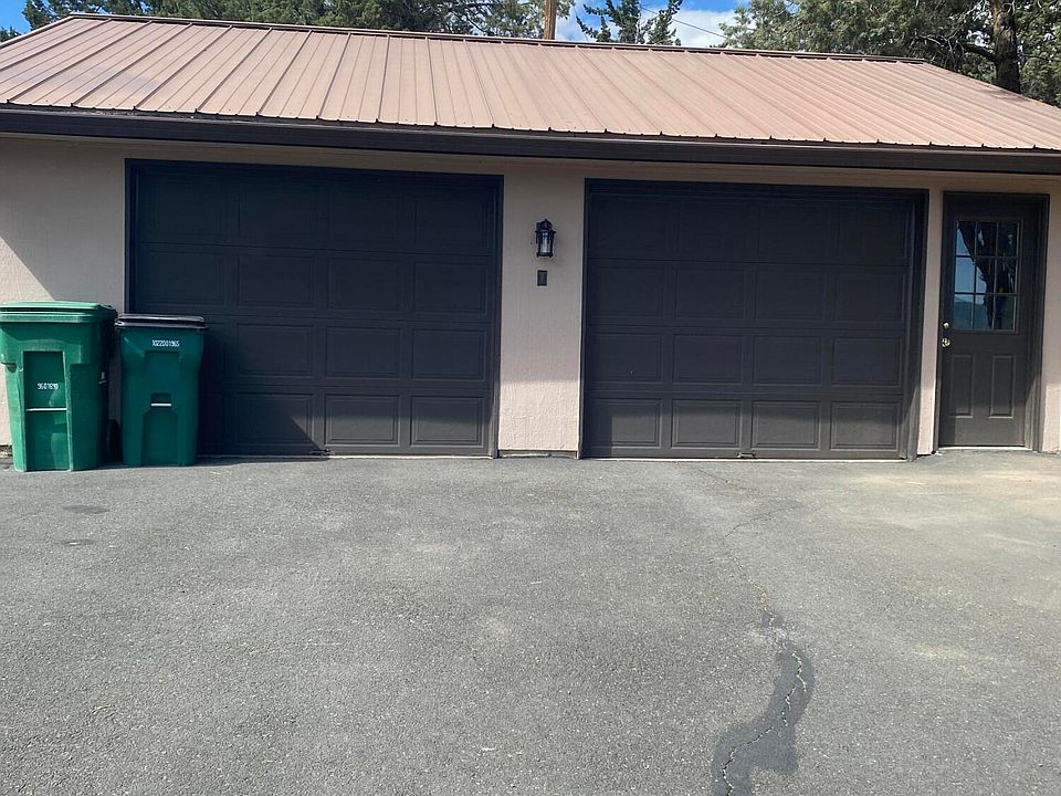 1st image of 3213 Country Ln