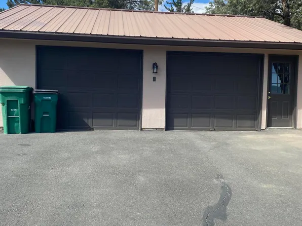 3213 Country Ln, Klamath Falls, OR 97603