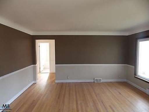 4th image of 23170 Beechwood Ave