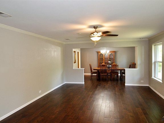 3rd image of 804 Fleming Dr