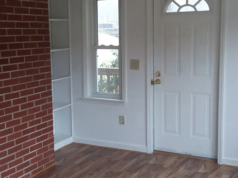 114 Lunceford Ln — Photo 11