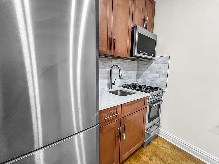 355 W 51st St #2 — Photo 3