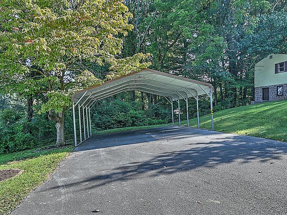 5th image of 701 Meadow View Dr