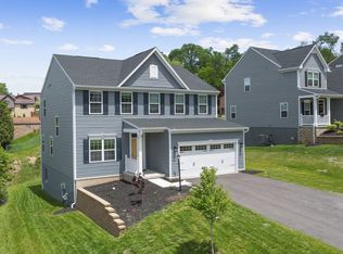130 Arnoni Dr, Clairton, PA 15025