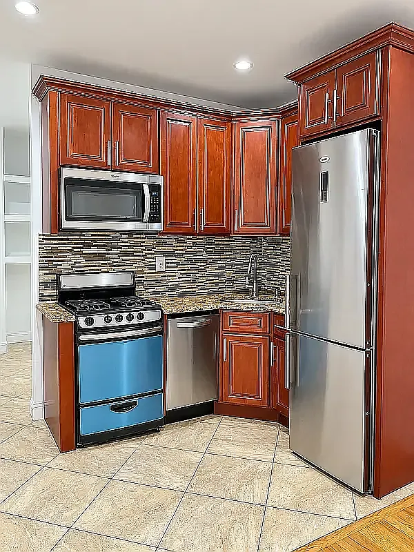 330 Lewis Avenue — Photo 3