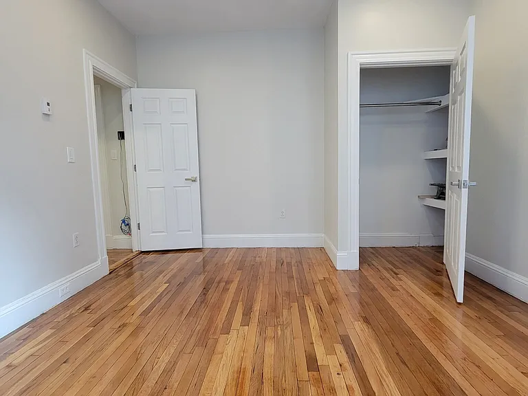 109 Strathmore Rd #9 — Photo 7