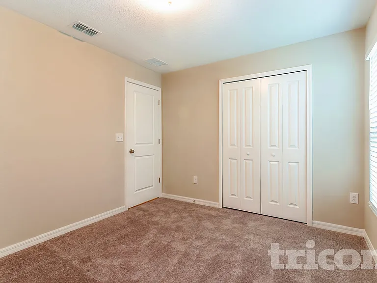 1724 Broad Winged Hawk Dr — Photo 11