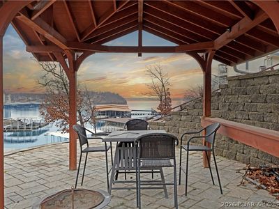 4448 Hamrock Ln, Osage Beach, MO, 65065