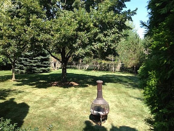 4th image of 610 Layman Creek Cir