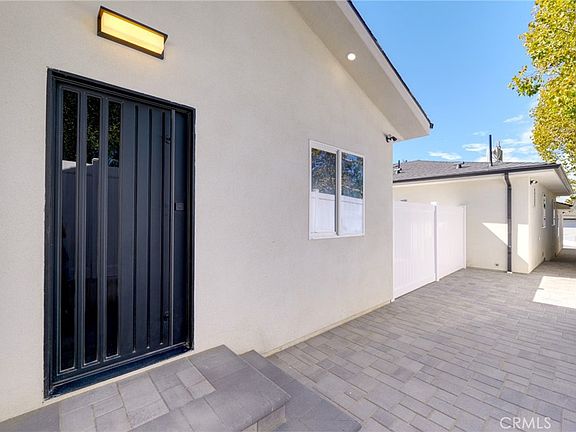 2nd image of 10904 Tujunga Canyon Blvd