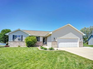 1480 McRae Cir, Green Bay, WI 54311