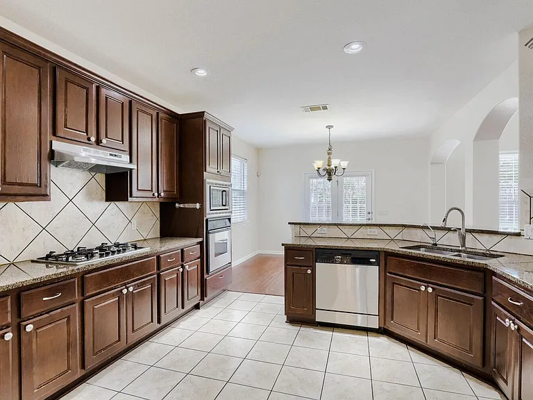 3817 Links Ln — Photo 11