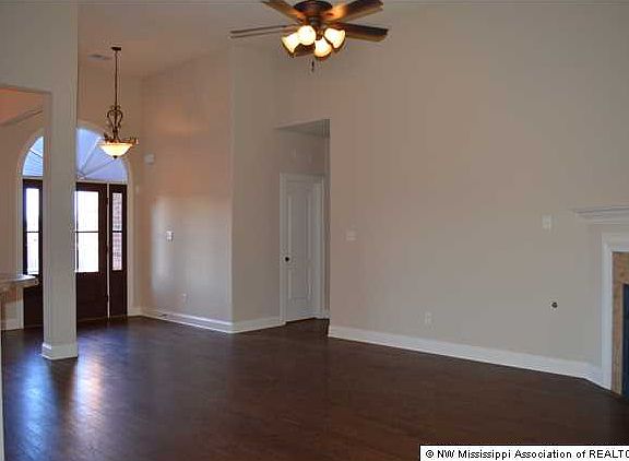 5th image of 2258 Heritage Cir W