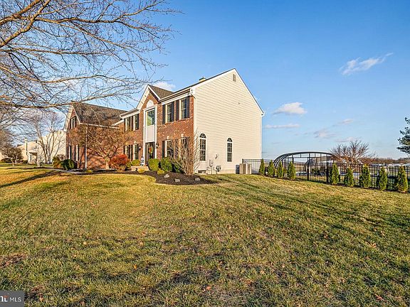 4th image of 153 Davenport Dr