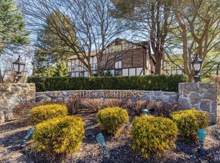 2021 Hawthorne Ln, Mahwah, NJ 07430
