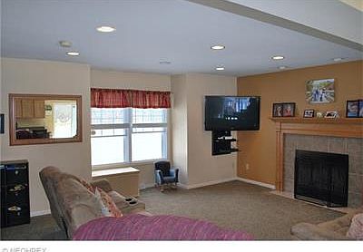 4th image of 664 Breezewood Ln