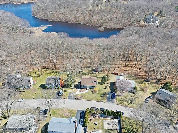 2nd image of 371 Butternut Dr