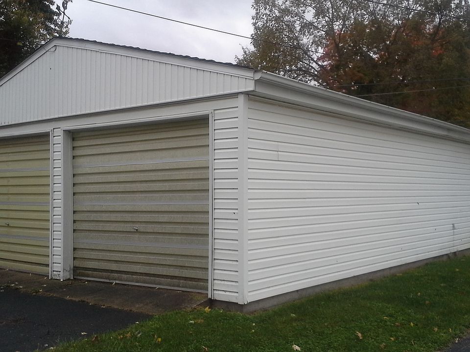 2nd image of 305 E Pike St