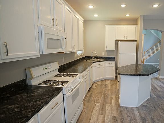 4th image of 10503 Chamberlain Ct