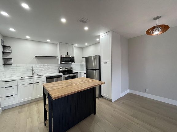 3rd image of 3201 NE 29th St APT 308