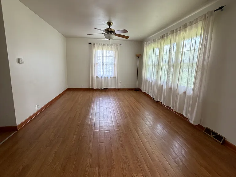 5069 E Wabash Ave — Photo 1