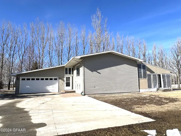 792 5th Ave NE, Thompson, ND 58278