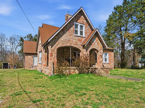 2nd image of 115 Florida Ave N