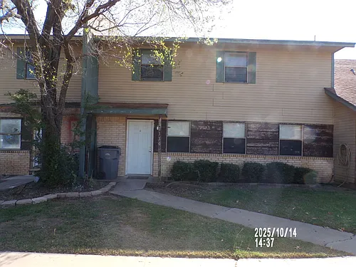 1110 NW 52nd Cir Photo 1