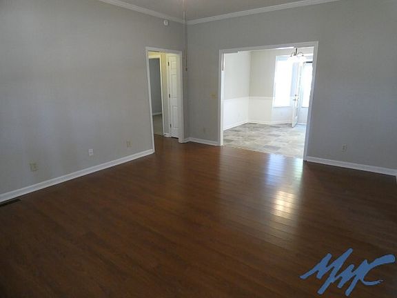 3rd image of 3206 Penny Ln