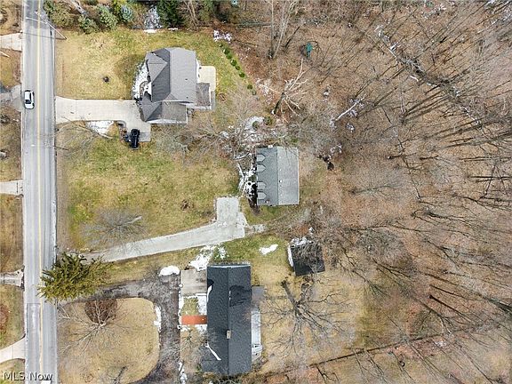 3rd image of 35814 Ridge Rd