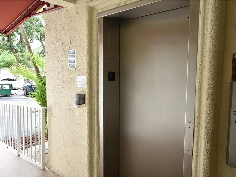 9301 SW 92nd Ave #212-B — Photo 33
