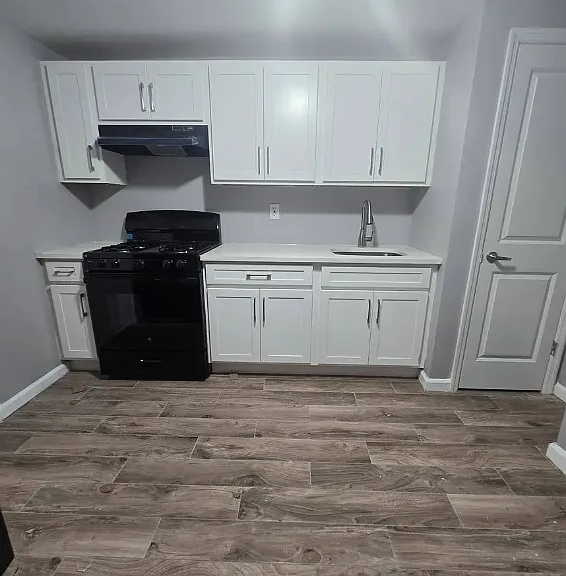 73 4th St #5 — Photo 1