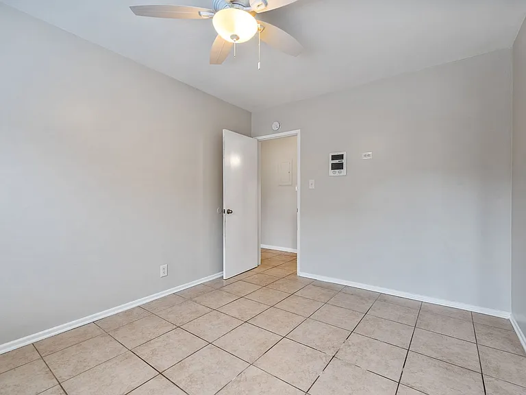 912 Gladys Avenue — Photo 19