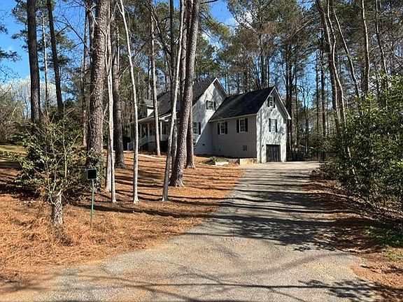 4th image of 4 Twin Oaks Drive