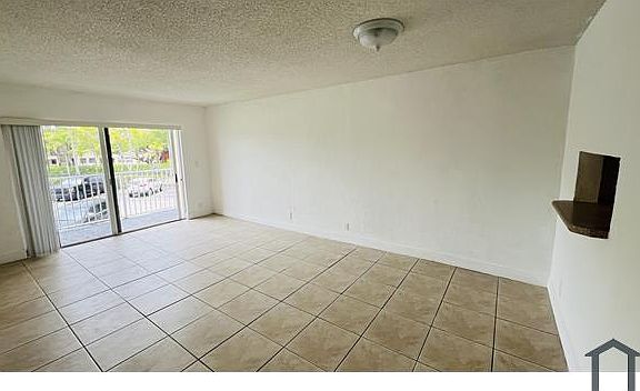 4th image of 5201 Geneva Way APT 206