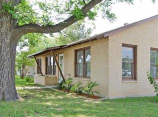 424 E Oak St, Uvalde, TX 78801