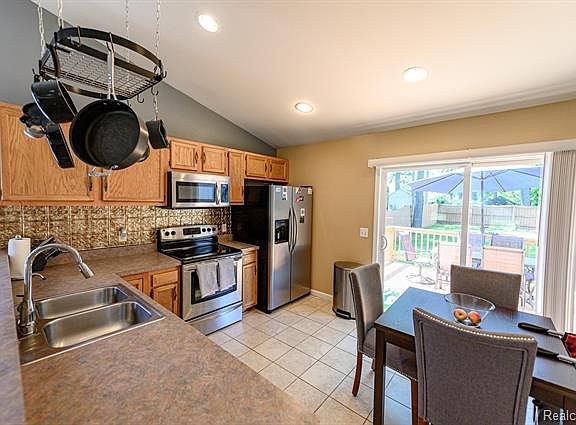 4th image of 2343 Overridge Ave