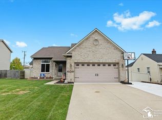 13960 Middle Gibraltar Rd, Gibraltar, MI 48173