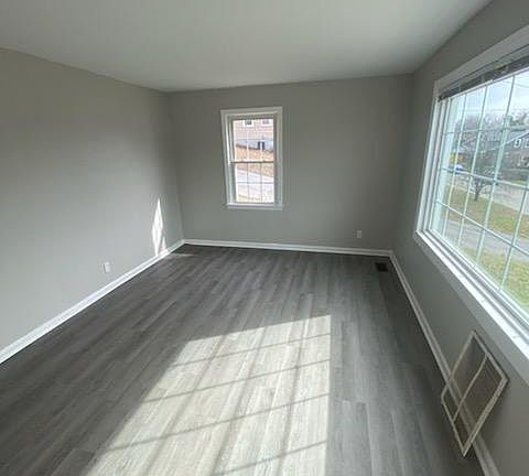 2nd image of 1303 Hanover Ave NW