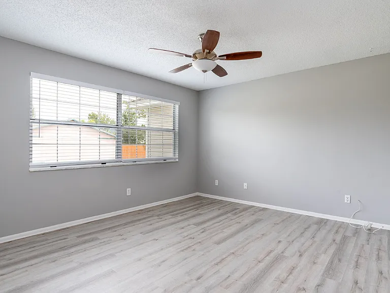 110 Riverraft Ct — Photo 8