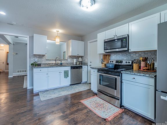 5th image of 5706 CLEARWOOD ST