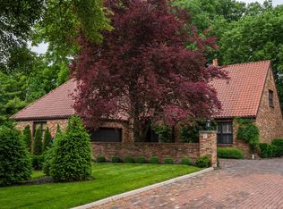 1427 Roxbury Rd APT F, Marble Cliff, OH