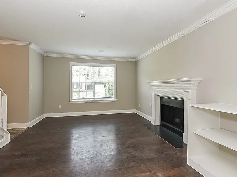 885 Trace Cir NE — Photo 5