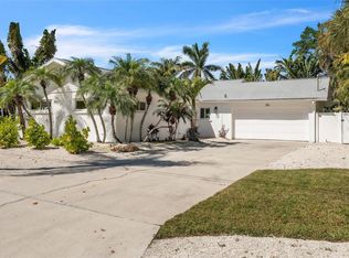 155 Crescent Dr, Anna Maria, FL 34216