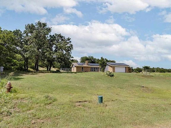 3rd image of 374 NW Cheyenne Dr
