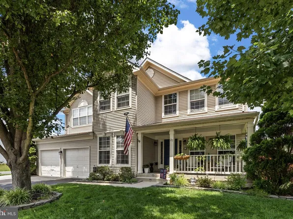 27 Hamstead Rd, Fredericksburg, VA 22405