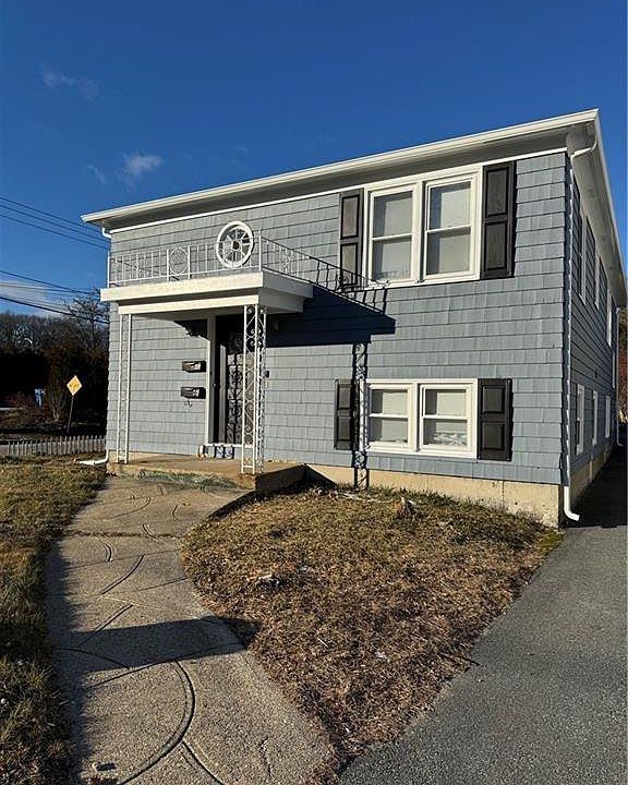 1st image of 321 Budlong Rd