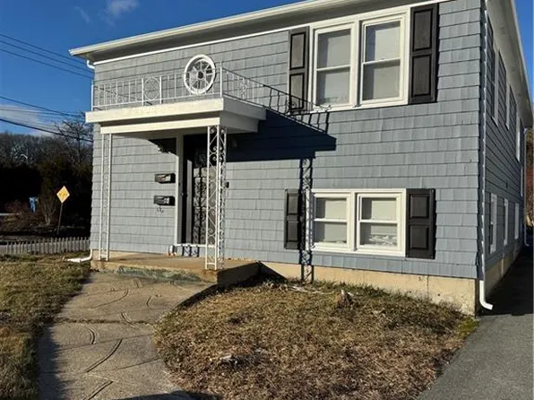 321 Budlong Rd, Cranston, RI 02920