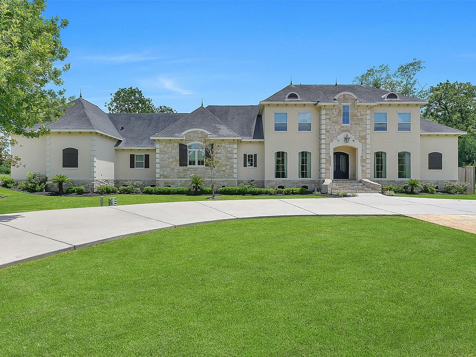 1st image of 2901 Green Tee Dr